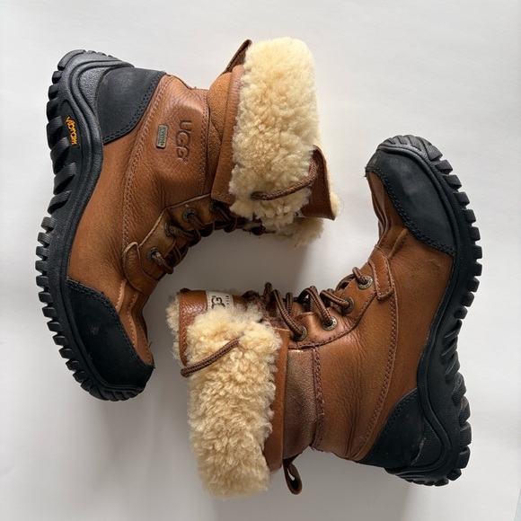 UGG Shoes - UGG Tan and Black Shearling Boots